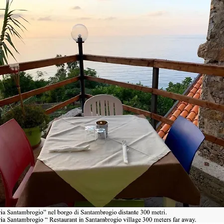 La Casa Del Mar Apartmanhotel 4*